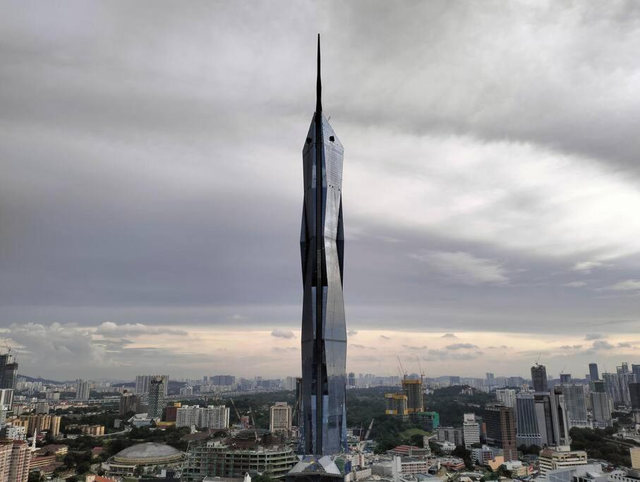 Klcc Towerviewsty5pax At Ceylonzsuites Apartment Kuala Lumpur
