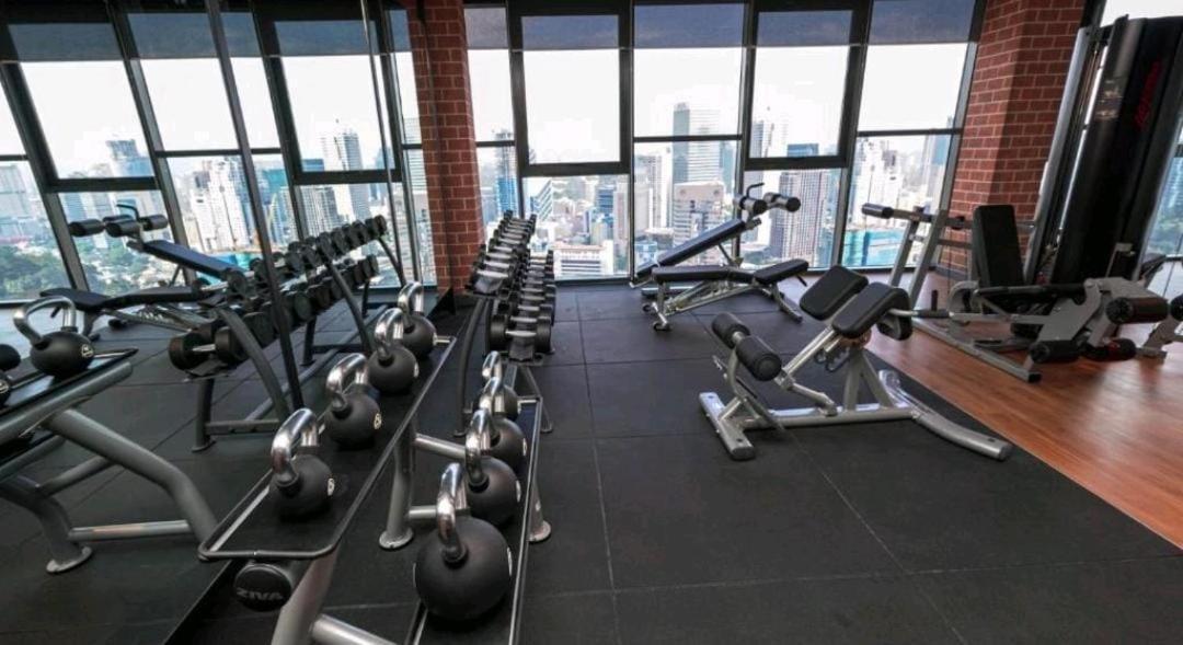 Klcc Towerviewsty5pax At Ceylonzsuites Apartment
